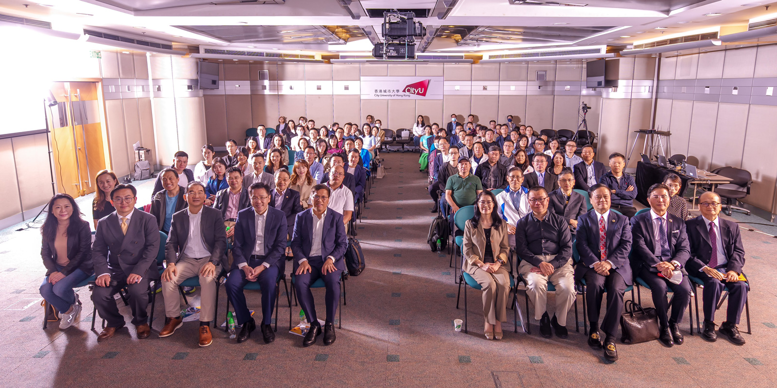 Secretary for Innovation, Technology and Industry presents blueprint for developing Hong Kong as an I&T Hub at EMBA Frontier Forum