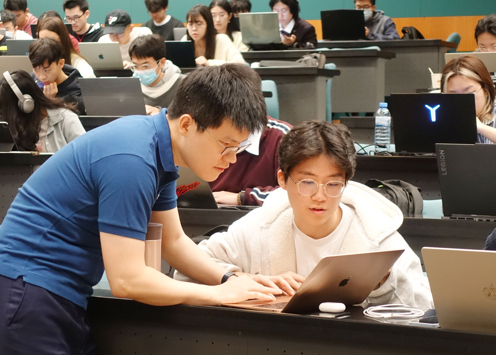 Mr Xiaoyu Zhang, Global Institutional Director & Head of China of AmplifyME, serves as the workshop instructor