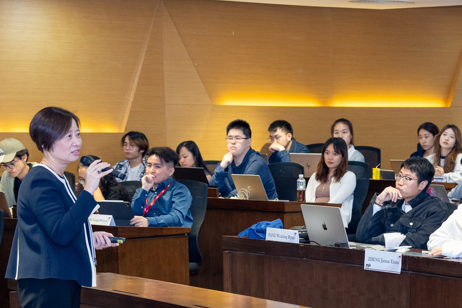 CB3020 Advanced Business Seminar bridges academia and industry