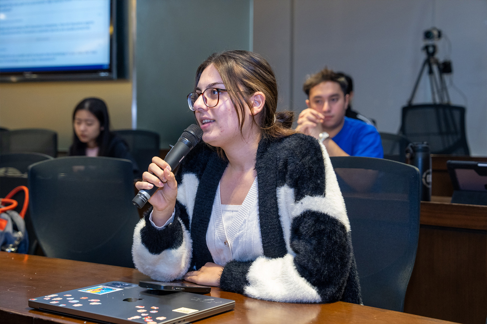 CB3020 Advanced Business Seminar bridges academia and industry