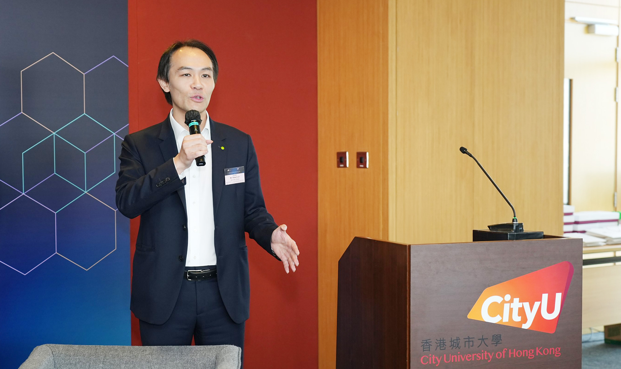 Mr Robert Lui, Capital Markets Services Group, Southern Region Offering Services Leader, HK Digital Asset Leader, HK Growth and Markets Leader, Deloitte China delivers his keynote speech.