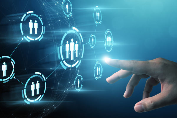 Network advantage: Uncontested structural holes and organizational performance in market crises