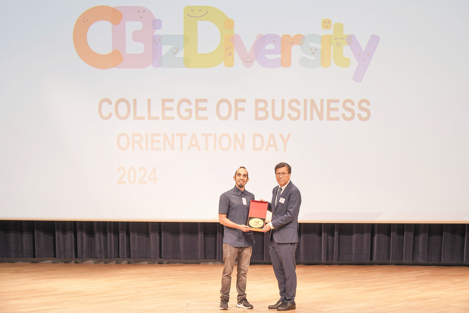 CityUHK alumnus Vivek Mahbubani
