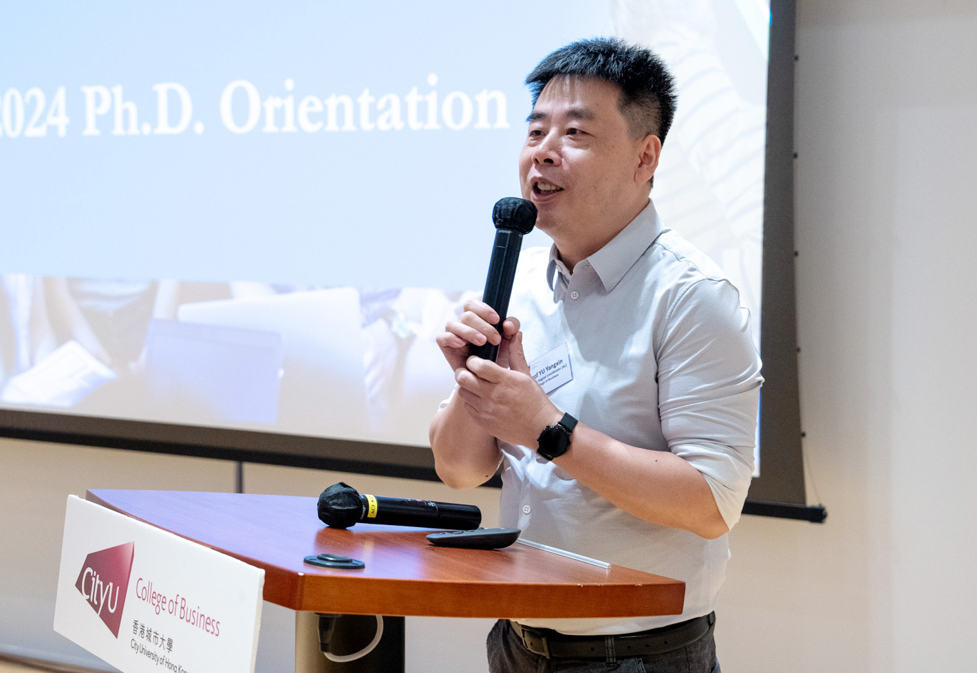 PhD Programme Director, Professor Yangxin Yu welcomes new PhD students joining CB’s big family.