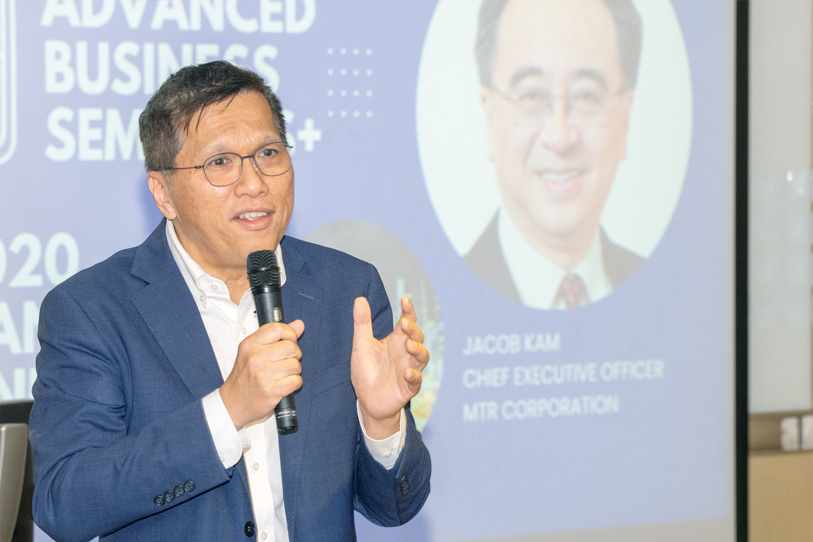 Professor Kalok Chan, Dean of the College of Business, welcomes the speakers and thanks them for sharing their experiences with our students. Professor Kalok Chan, Dean of the College of Business, welcomes the speakers and thanks them for sharing their experiences with our students. 