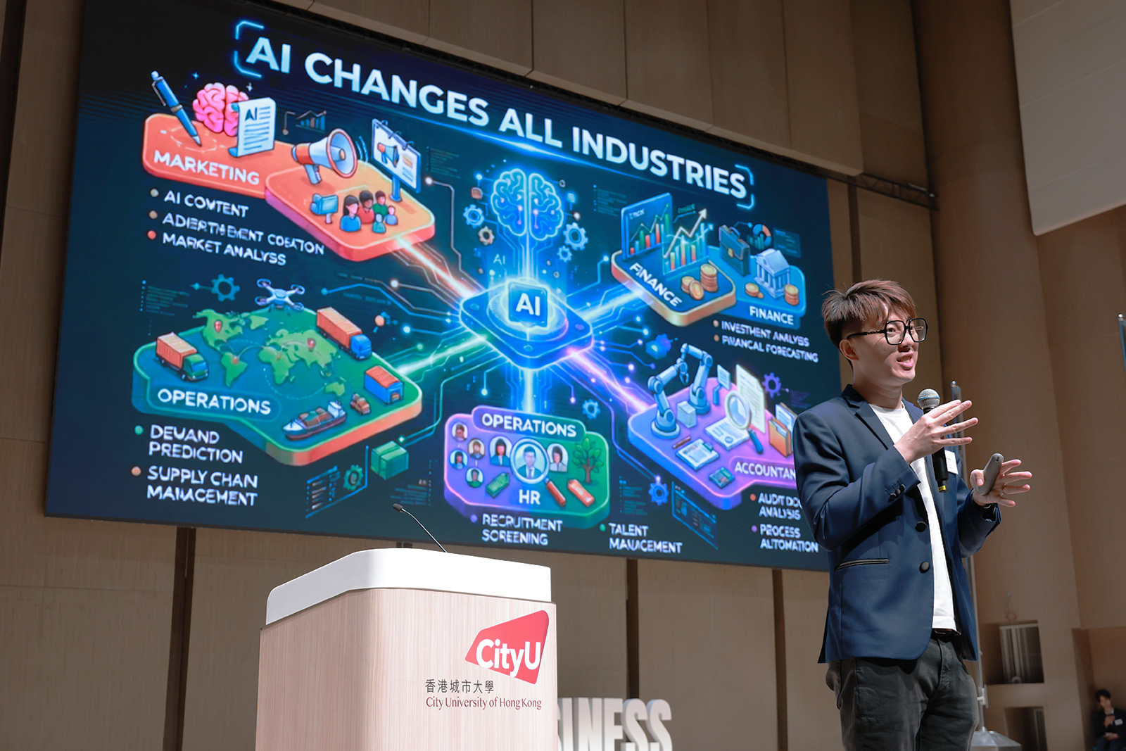 Mr Wilson Wong, Marketing Director of Price.com.hk and a proud CB alumnus, shares his view on “How to Embrace AI in U-Life”.