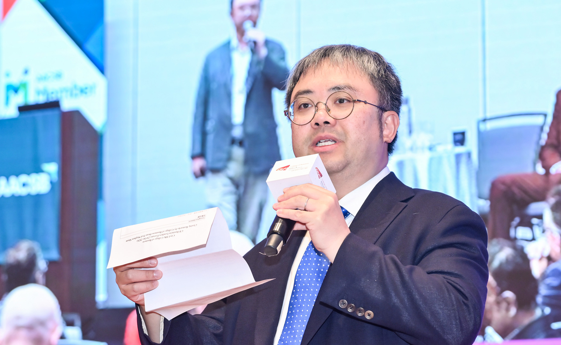 In his closing remarks, Professor Stephen Shum Wan-hang, Dean of CB, highlights the CB’s mission to integrate AI into business education and to develop globally minded, technology-enabled professionals and future business leaders.