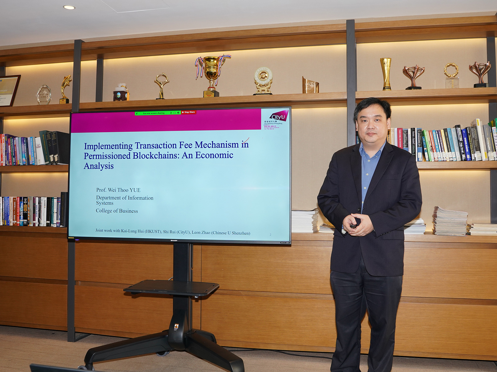 Inaugural joint seminar with the School of Law