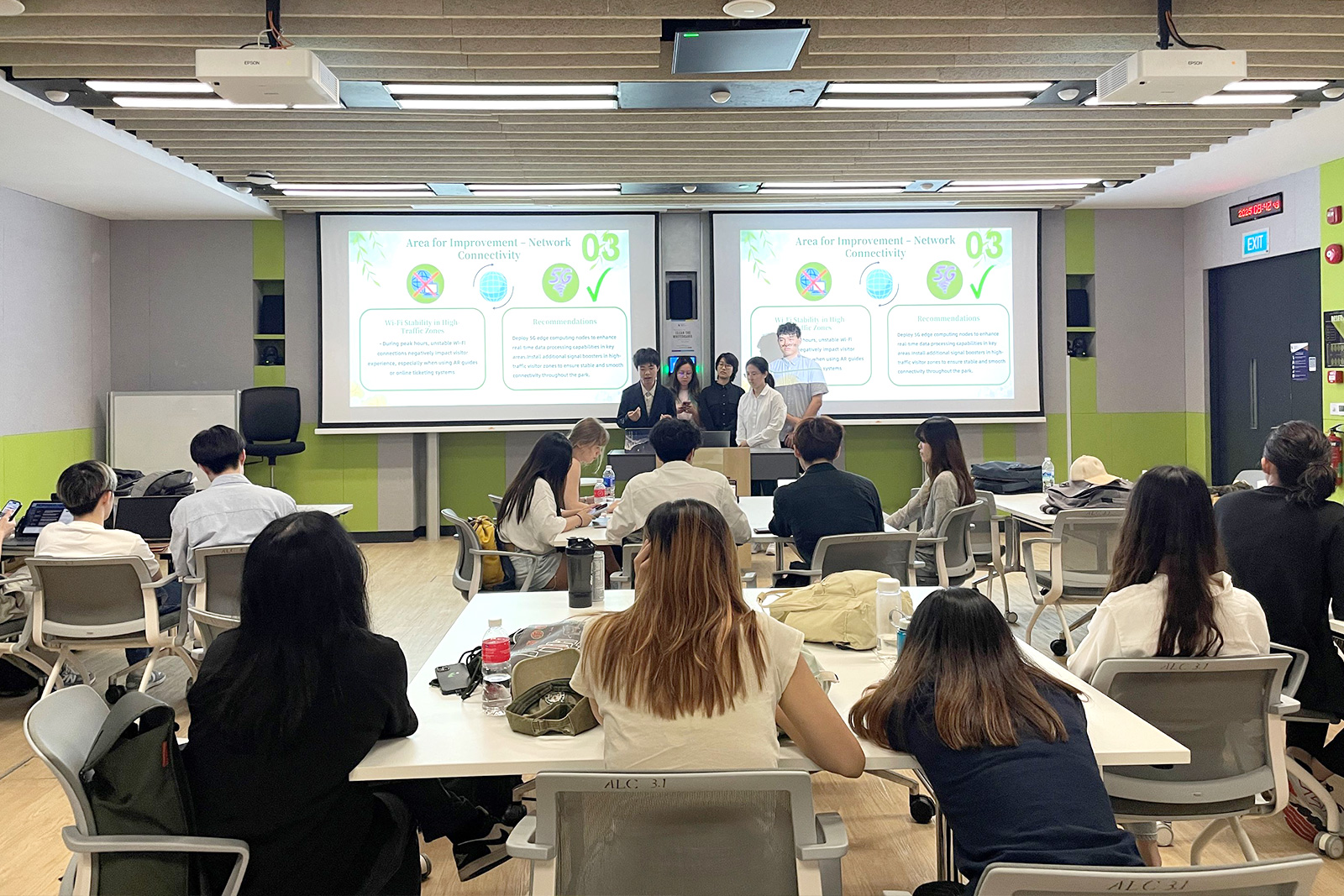 The tour concludes with group presentations that impressed faculty from both CityUHK and SMU.