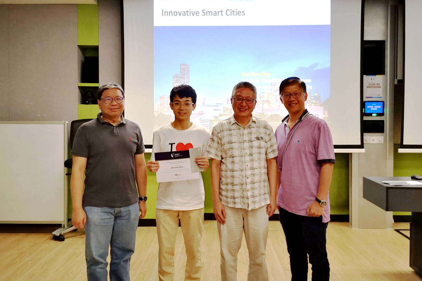 Charles Liang Chun-cheung (BBA Accountancy student) wins the Best Speaker Award.Charles Liang Chun-cheung (BBA Accountancy student) wins the Best Speaker Award.