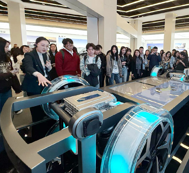 CityUHK BIE supports CityUHK Academy of Innovation in hosting visit to BYD